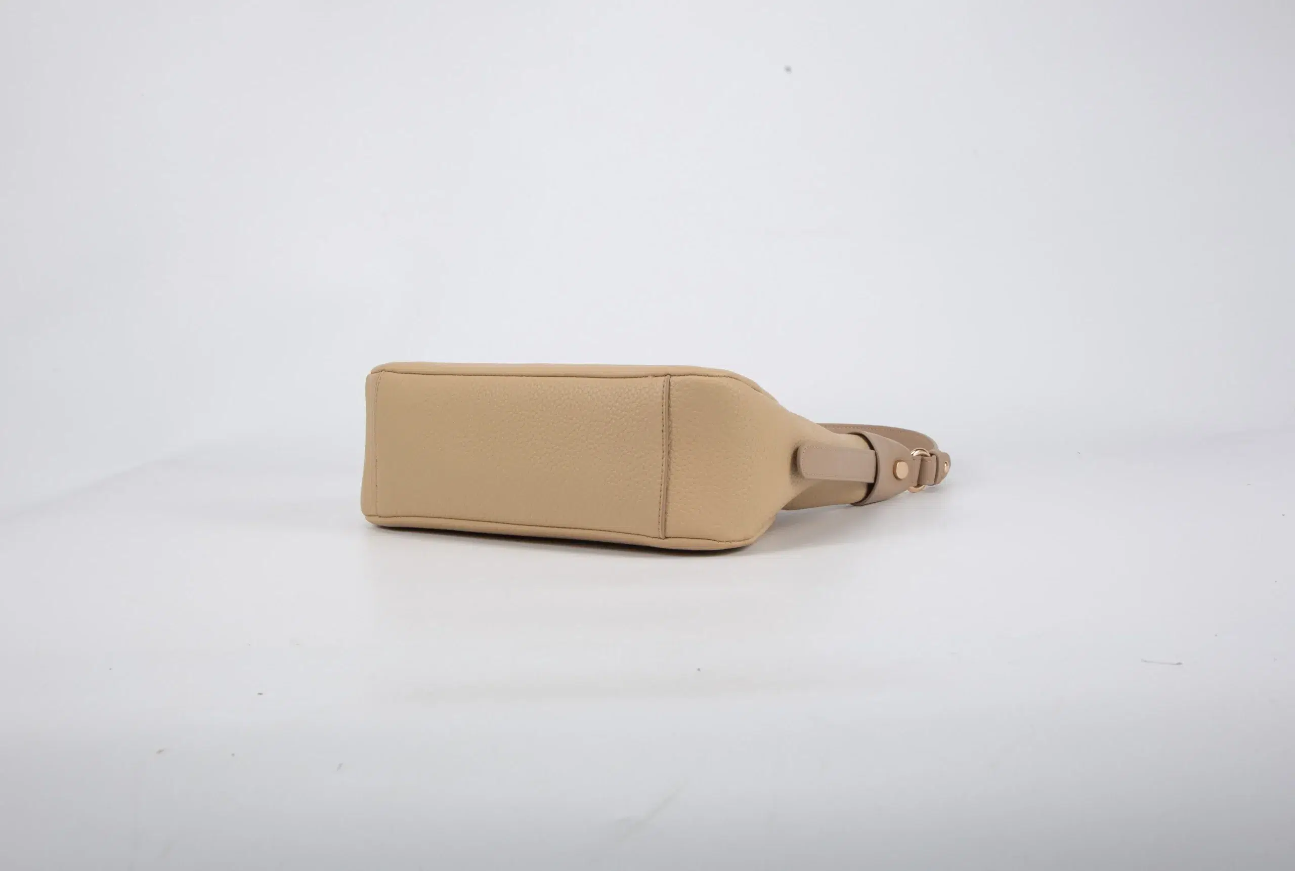 A petite women's handbag with an elegant design - beige - Image 4