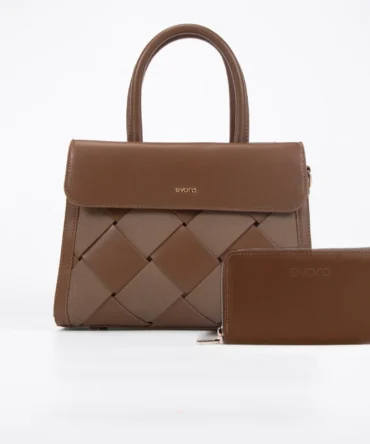 Set consisting of a medium-sized handbag with an elegant - Brown