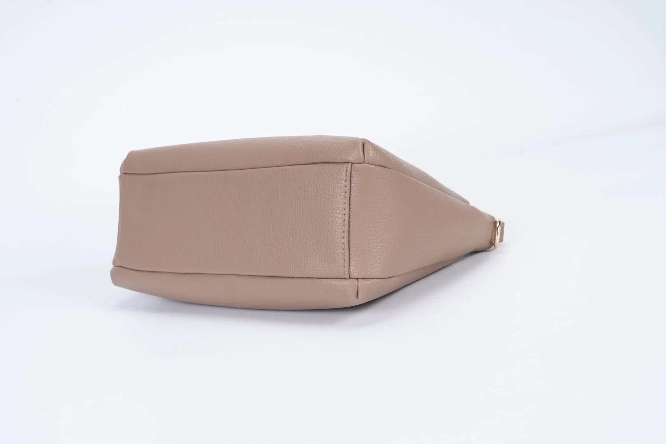 A shoulder bag for women that exudes an abundance of charm- beige - Image 4