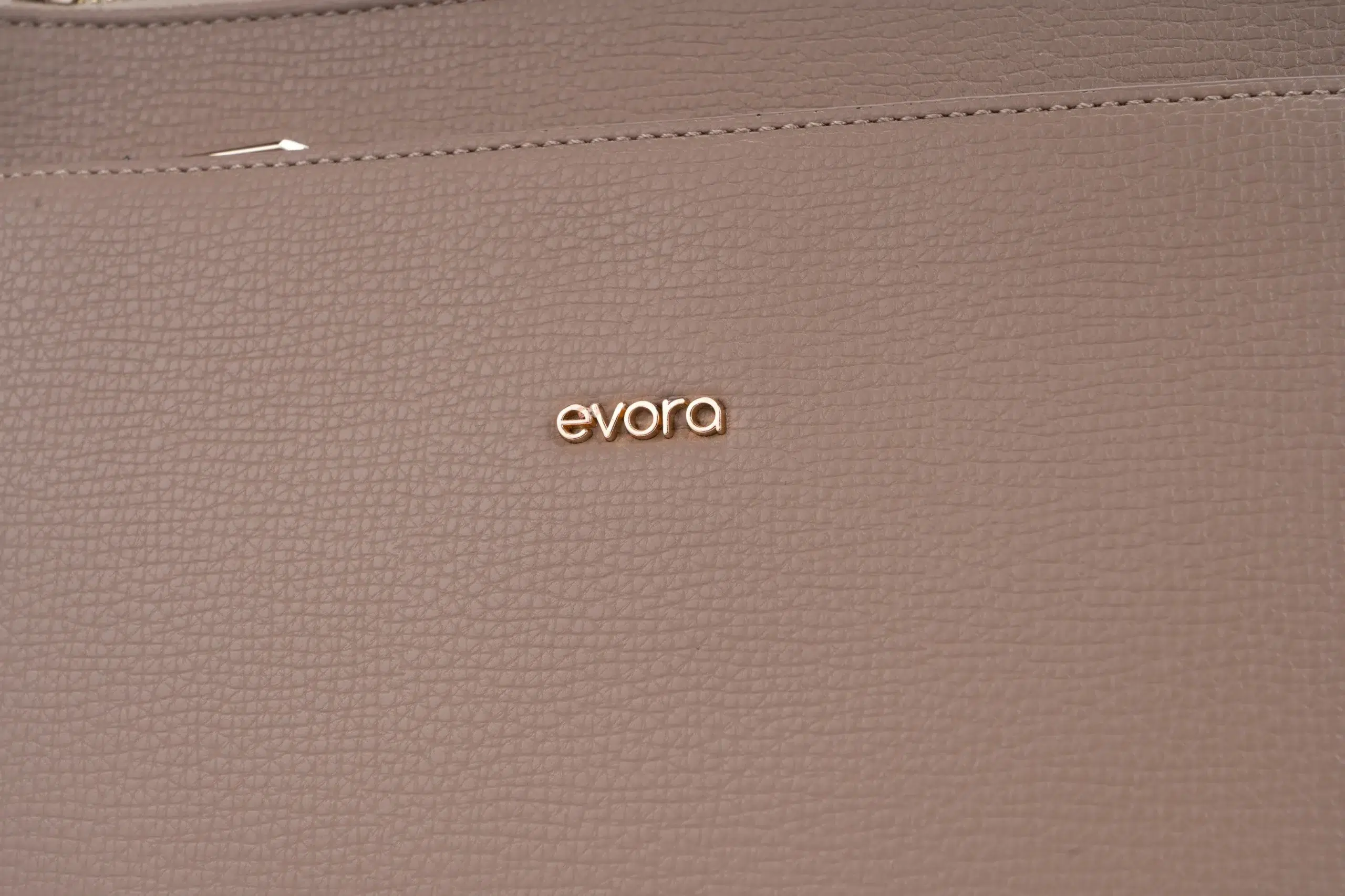 A shoulder bag for women that exudes an abundance of charm- beige - Image 5