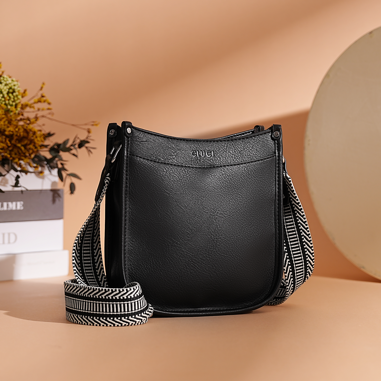 LU062 - Women’s Fashion Bag - Image 2